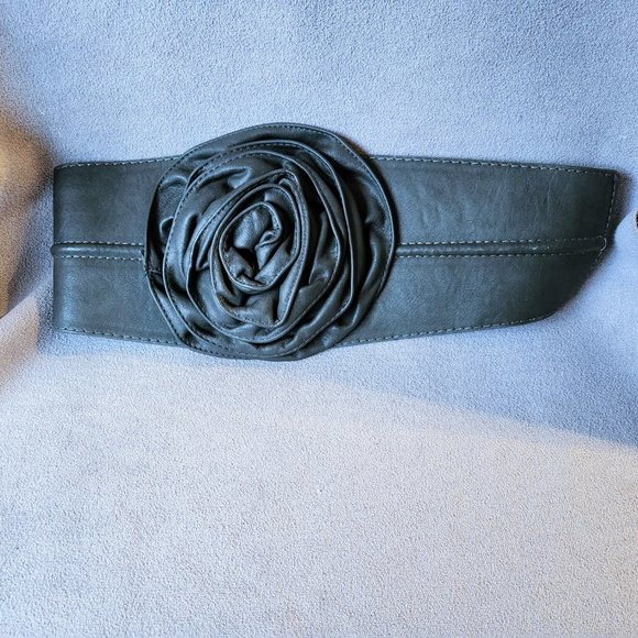 NWOT Hand-made unique gray leather wide belt with large Rose flower SZ M/L - Picture 2 of 6